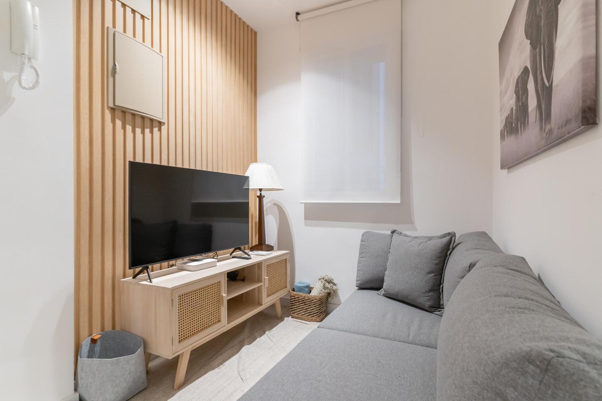 Modern And Cozy-1bedroom 1bathroom-azca *
