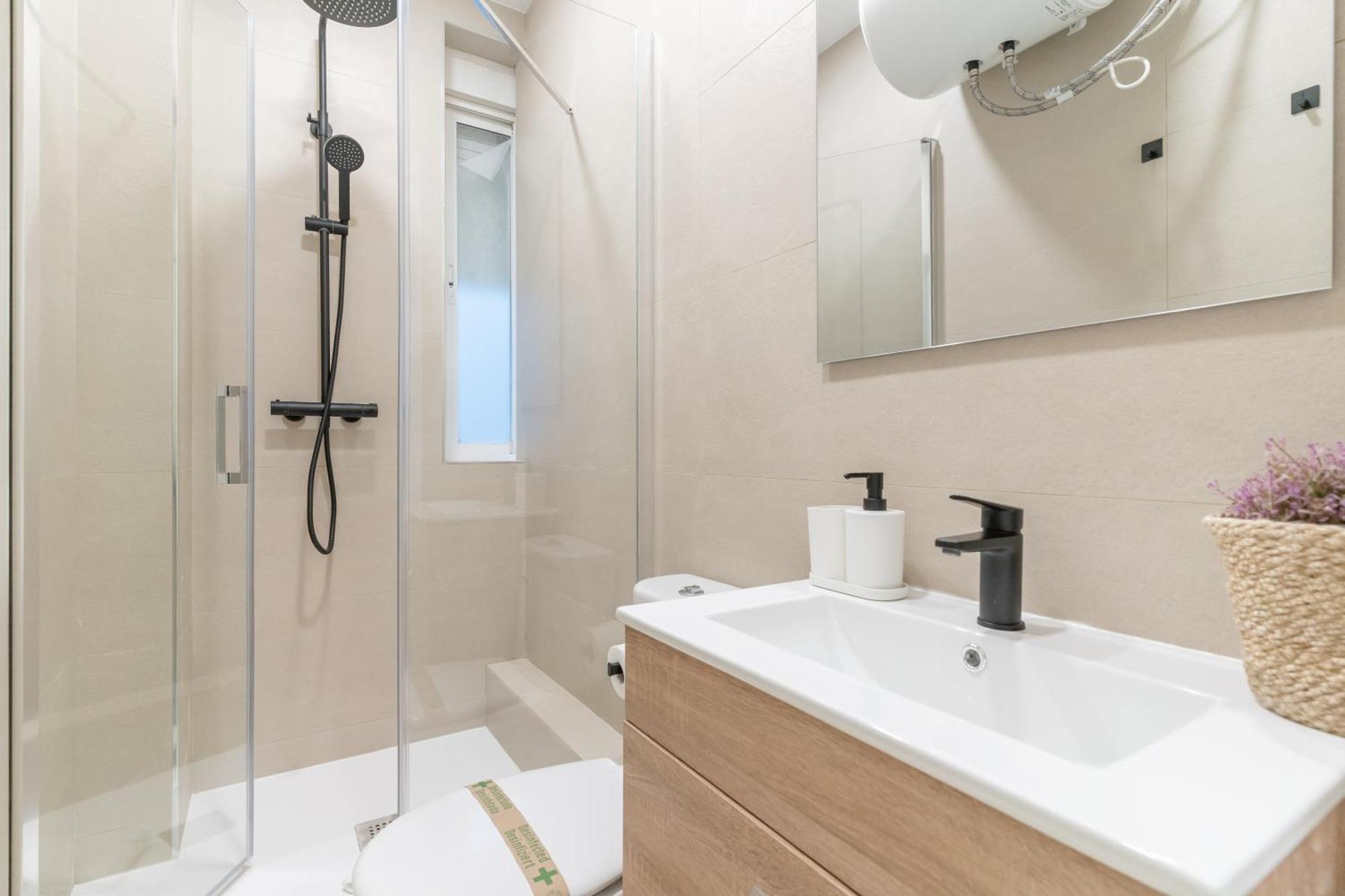Modern And Cozy-1bedroom 1bathroom-azca